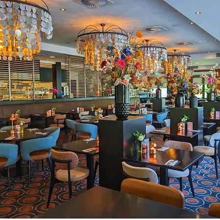 반 데르 발크 레이던 4*