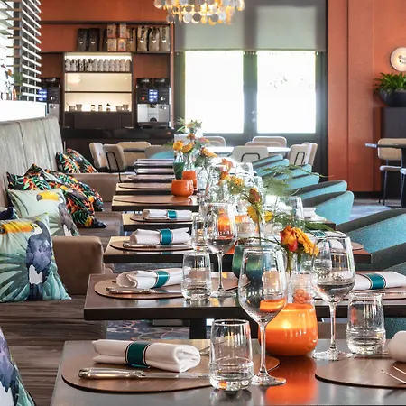 호텔 반 데르 발크 레이던 4*