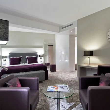 Hotel Der Valk 4*